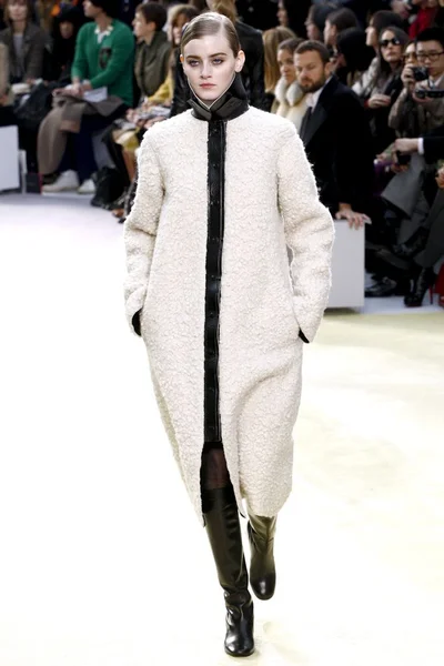 Look 25